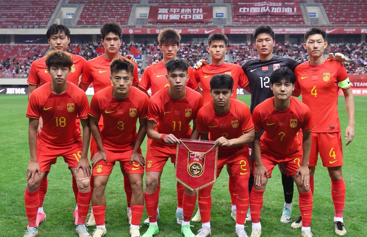 中国队绽放激情，夺得国际足球大赛冠军的简单介绍